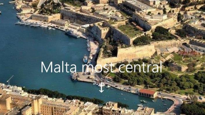 Centre Point, Malta'S Most Central Pietà Zewnętrze zdjęcie